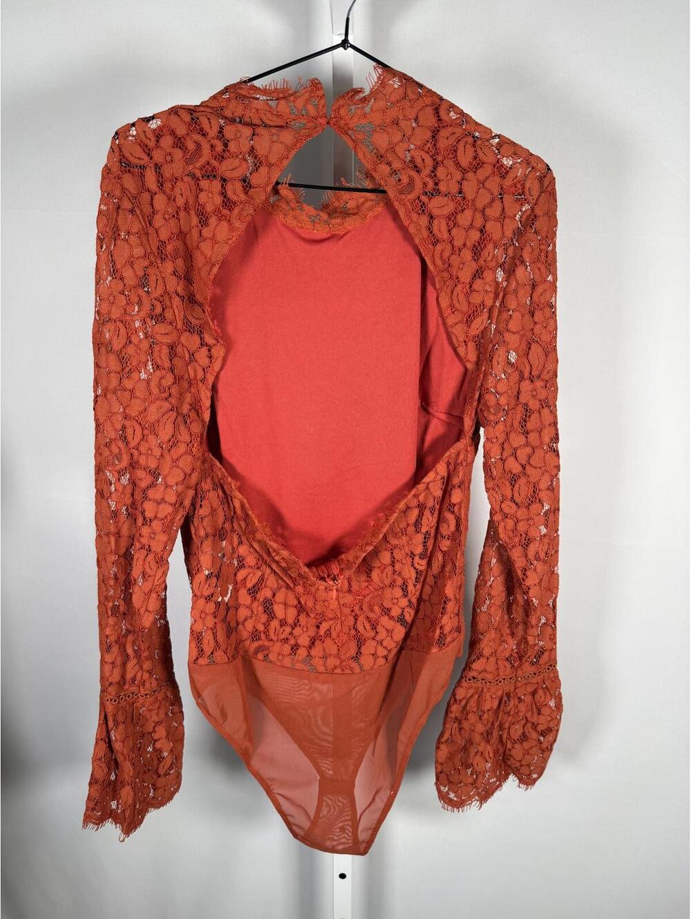 NWT Endless Rose Cut Back Detail Lace Bodysuit Rust Size Large - Picture 9 of 9